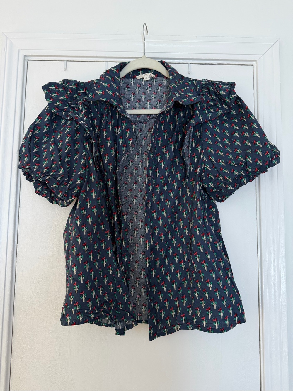 Entro Navy Floral blockprint Puff Sleeve Button-Up Blouse